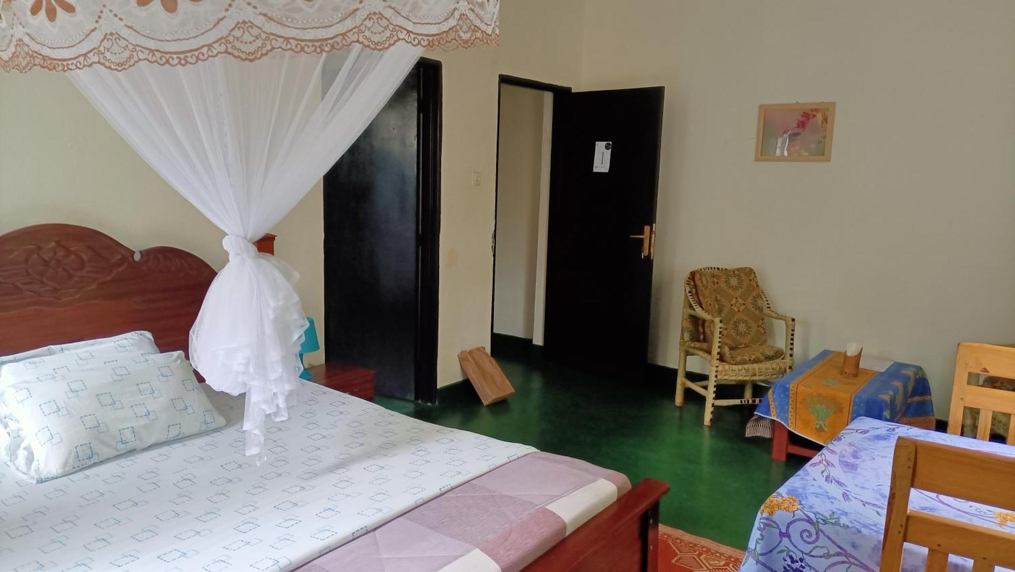 Colibri Taverne & Guest House Gisenyi Habitación foto