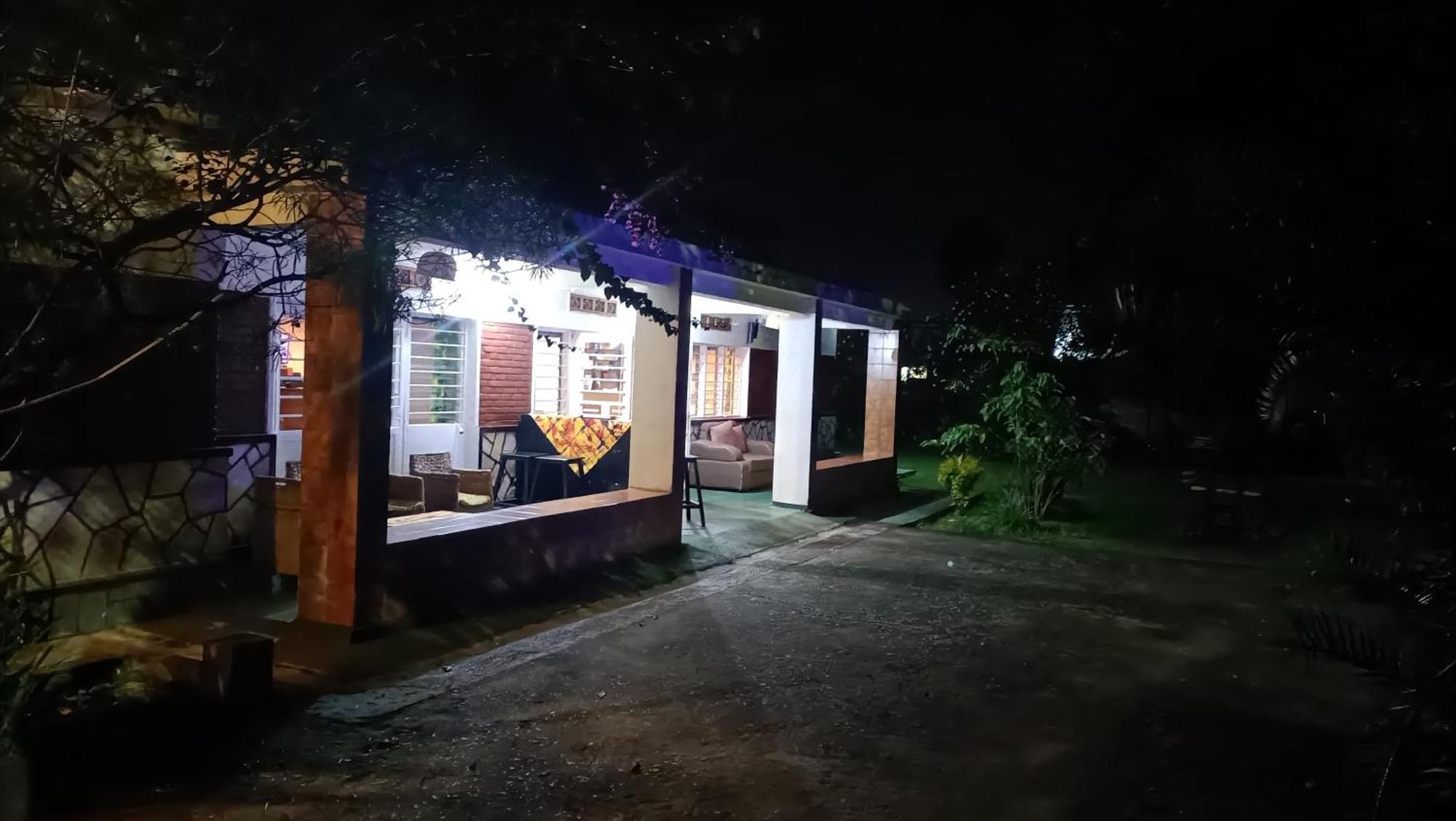 Colibri Taverne & Guest House Gisenyi Exterior foto